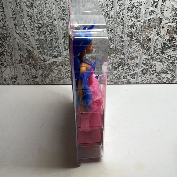 BARBIE UNICORN TOY, 65TH ANNIVERSARY DOLL HRR16 Ages 3+ - Picture 10 of 10